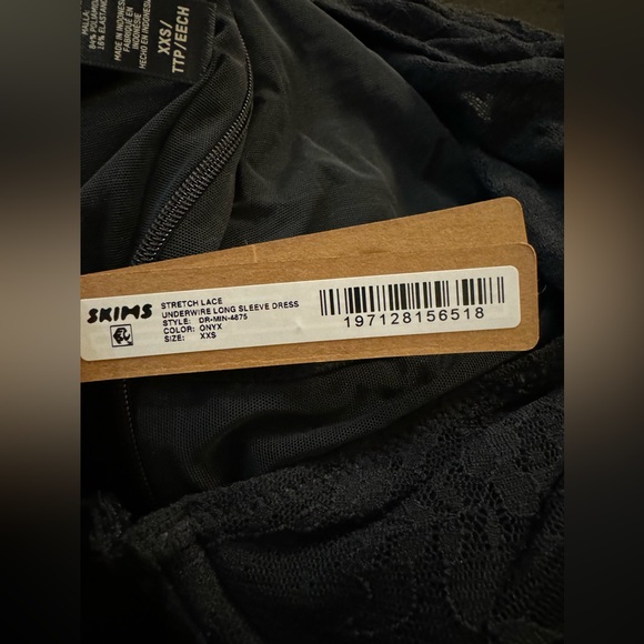 Skims Stretch Lace Lined Long
Sleeve Underwire Dress - Picture 9 of 10